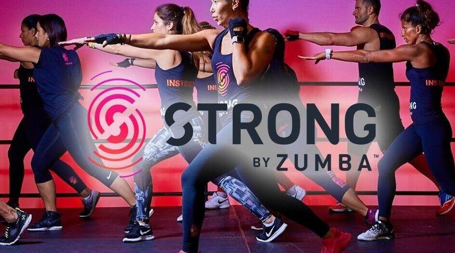 Persone che fanno STRONG by Zumba